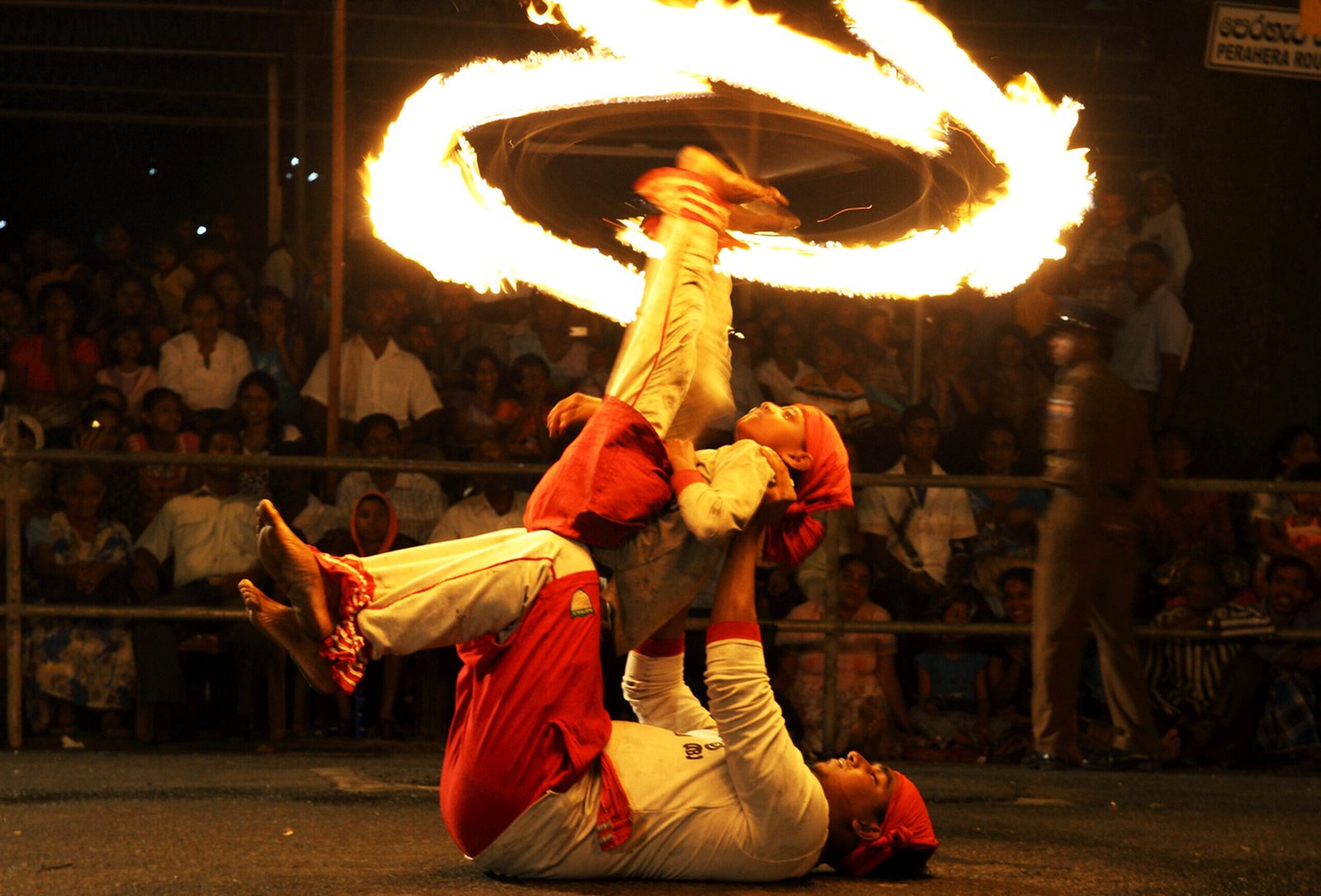 Kandy Esala Perahera 04 scaled e1765604059752