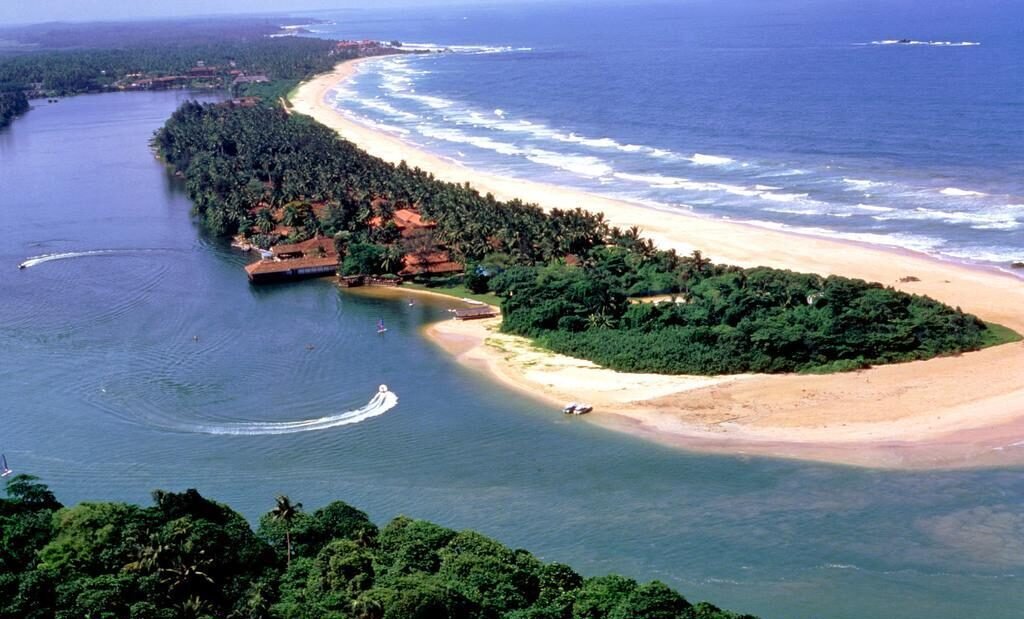 Club-Bentota-Hotel-Exterior