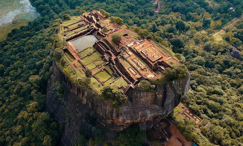 desktop-wallpaper-the-eighth-wonder-of-the-world-sigiriya-the-lion-rock-sigiriya-lion-rock